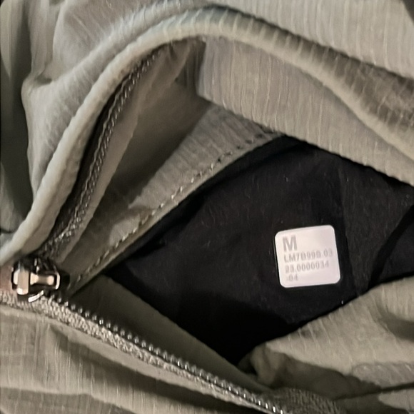 Lululemon Men’s Shorts, Size M - Picture 8 of 8